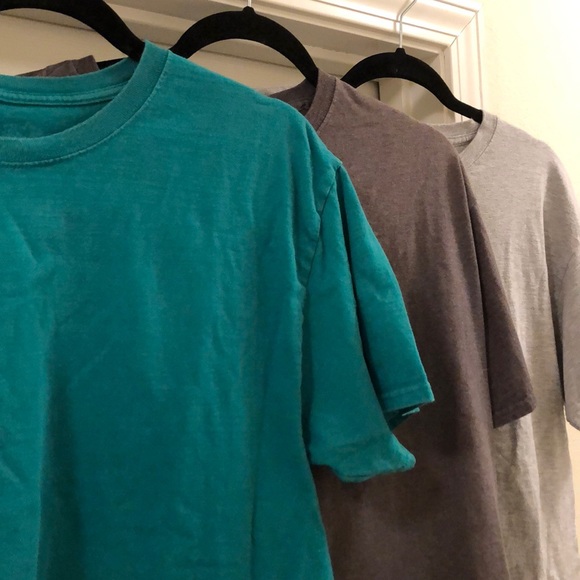 3 large plain t-shirts - Picture 4 of 4